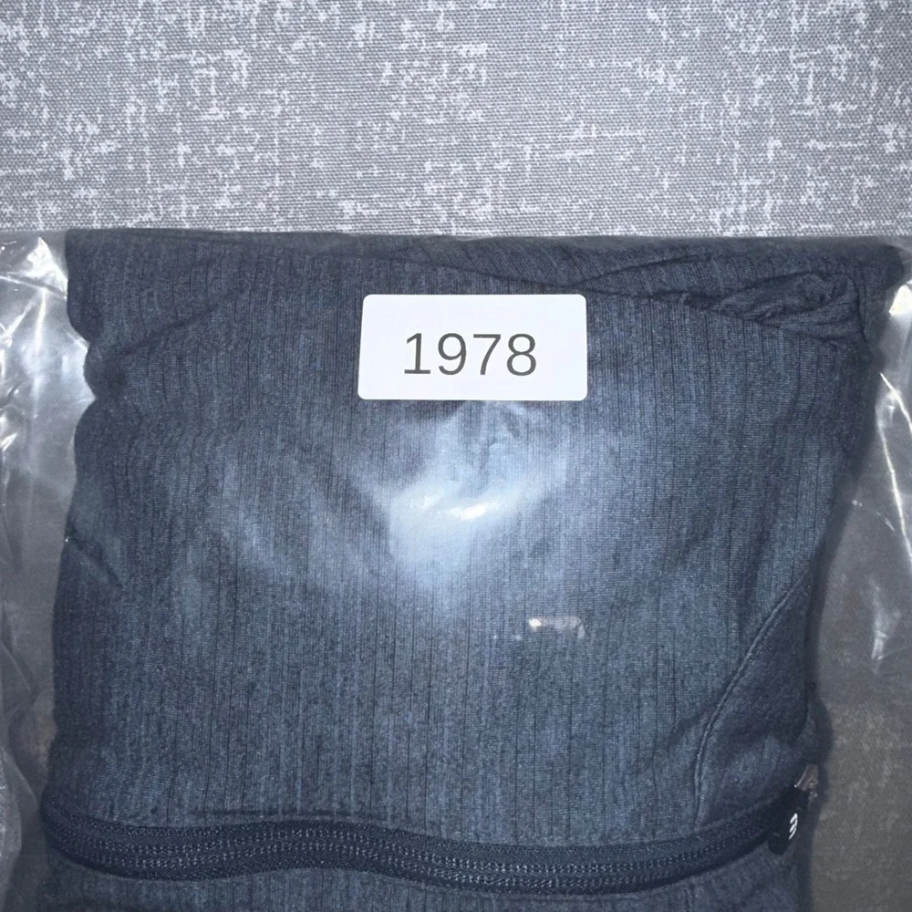 TravisMathew Mens XXL Quarter Zip Pullover Heathered Navy‎ Blue Accretive Logo